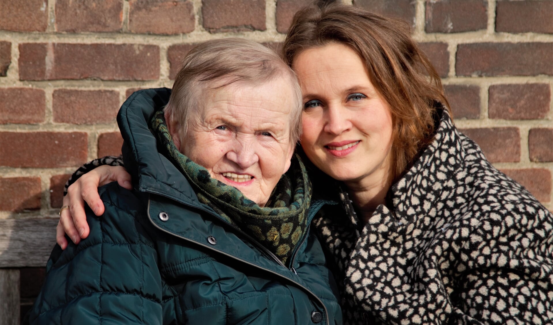 Foto: Haidy Jansen en haar moeder. Foto: Erika Klein Kranenbarg – Mensenmens Fotografie