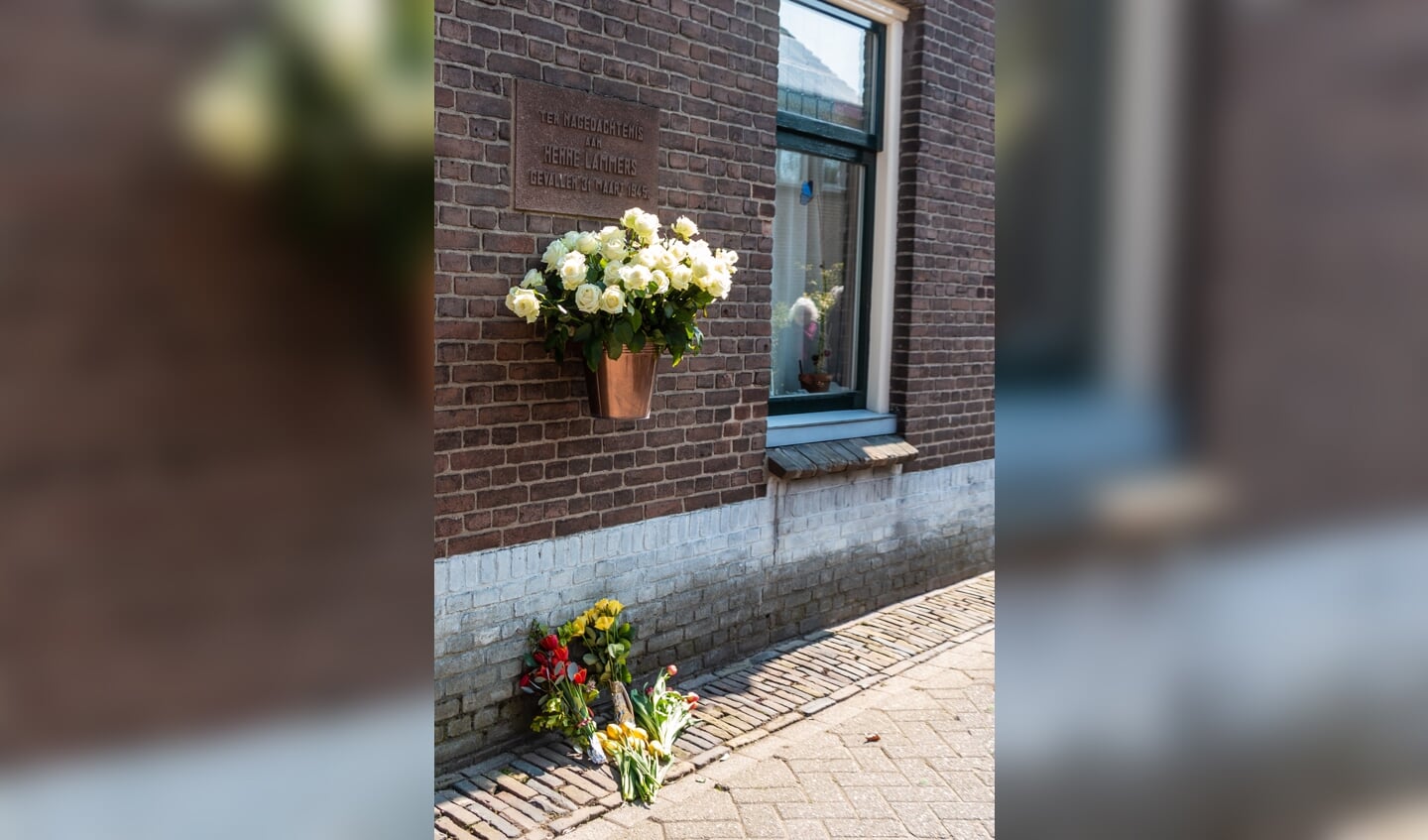 Aan de Kruisstraat nummer 7 metselde de familie van Henne Lammers direct na de oorlog een gedenksteen. Foto: Henk Derksen
