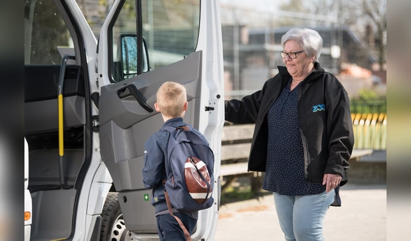 ZOOV rijdt weer leerlingen naar school. Foto: Carlo Stevering