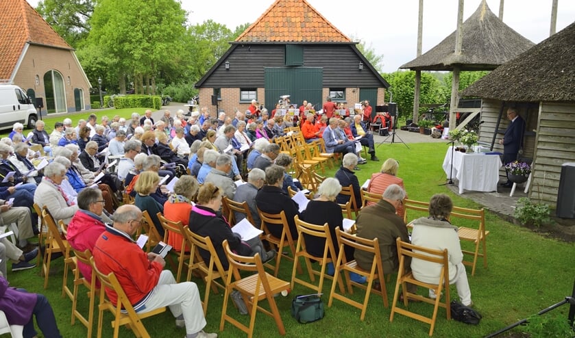 Ook dit jaar is de oecumenische kerkdienst op het erf van boerderij De Klooster. Foto: PR