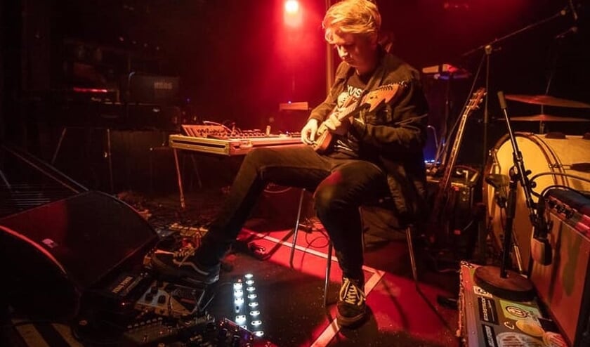 Tom solo als voorprogramma van Remy van Kesteren. Foto: Govert Kreuk