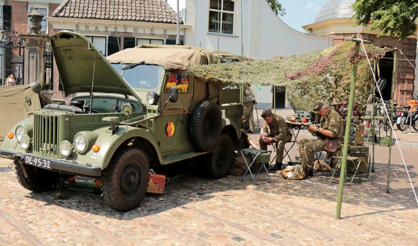 Er staan verschillende militaire voertuigen en er komt een re-enactment groep. Foto: Achterhoekfoto.nl/Marja Sangers-Bijl