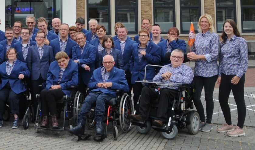 De Rainbowband met begeleiders. Foto: PR