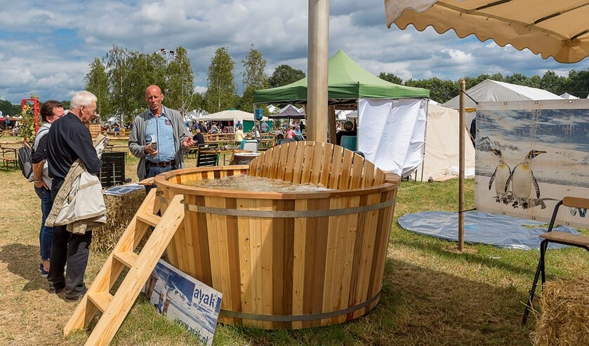 Ook hottubs zijn te zien op de fair.Foto: Henk van Raaij