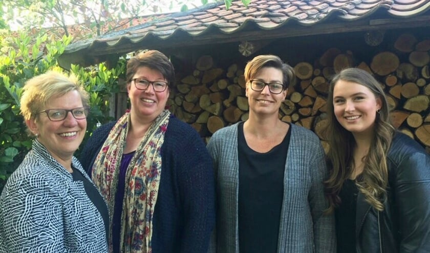 Jeanette Wilterink, Hanneke Rengelink, Nicole te Winkel-Woordes en Joanne Rengelink. Lidy Nahuis ontbreekt op de foto. Foto: Willem Rengelink