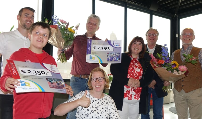 Alexander Tempels (Achterhoek in Beweging), Torsten (sporter), Patrick Meekes (Samenloop voor Hoop), Suzan de Jong (gemeente Winterswijk), Elvira Schepers (wethouder), Wout van de Berg (Rotary), Jos Pierik (Archeus).. Foto: Sis Huiskamp