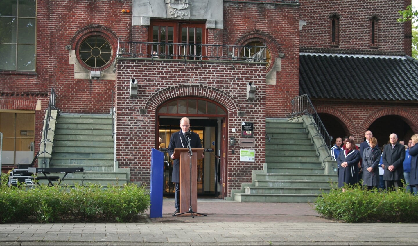 Burgemeester Joris Bengevoord neemt het woord. Foto: Verona Westera