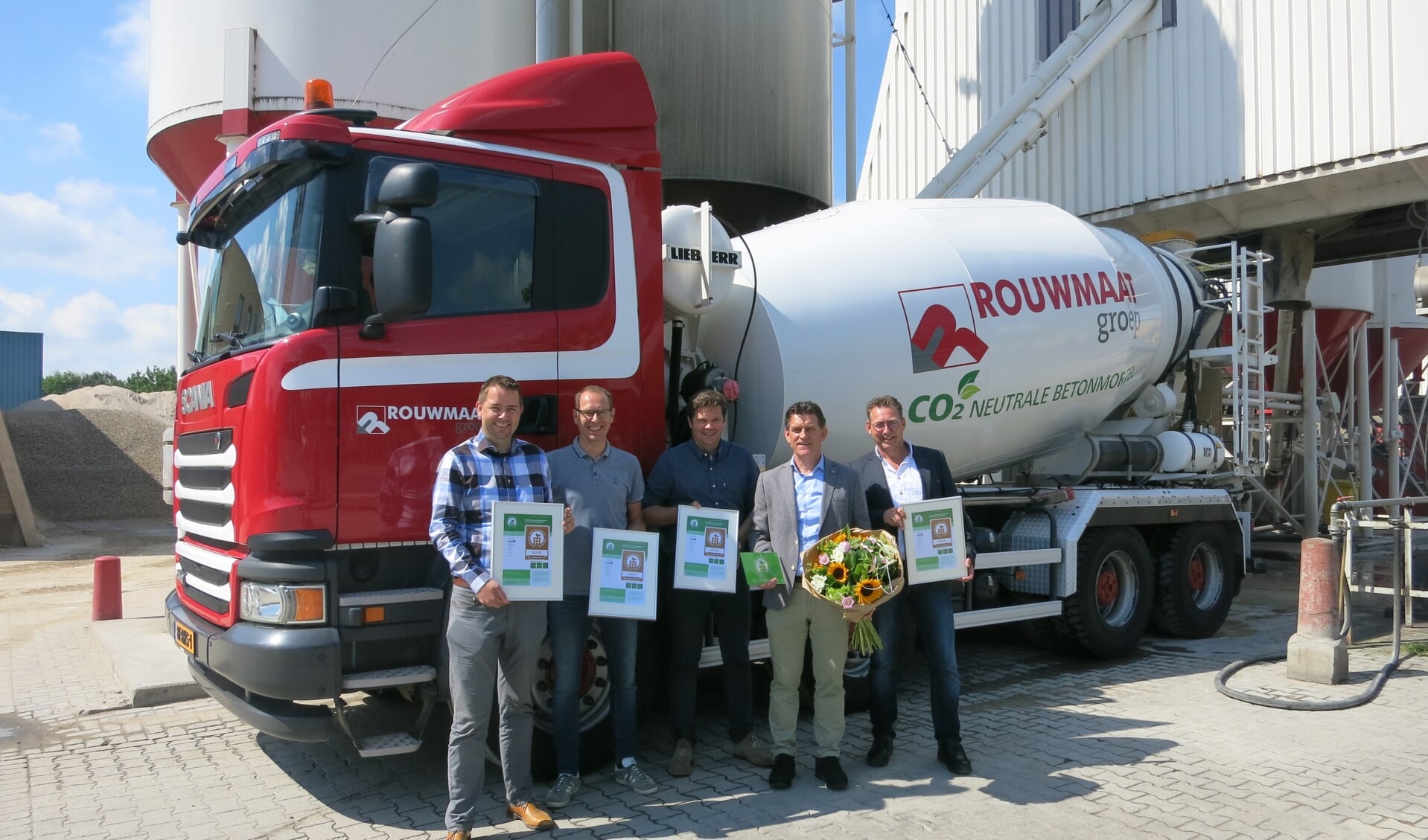 Dave Rouwmaat, Gerben van Sark, Otto van Baak en Jan Smit ontvingen de certificaten. Foto: PR