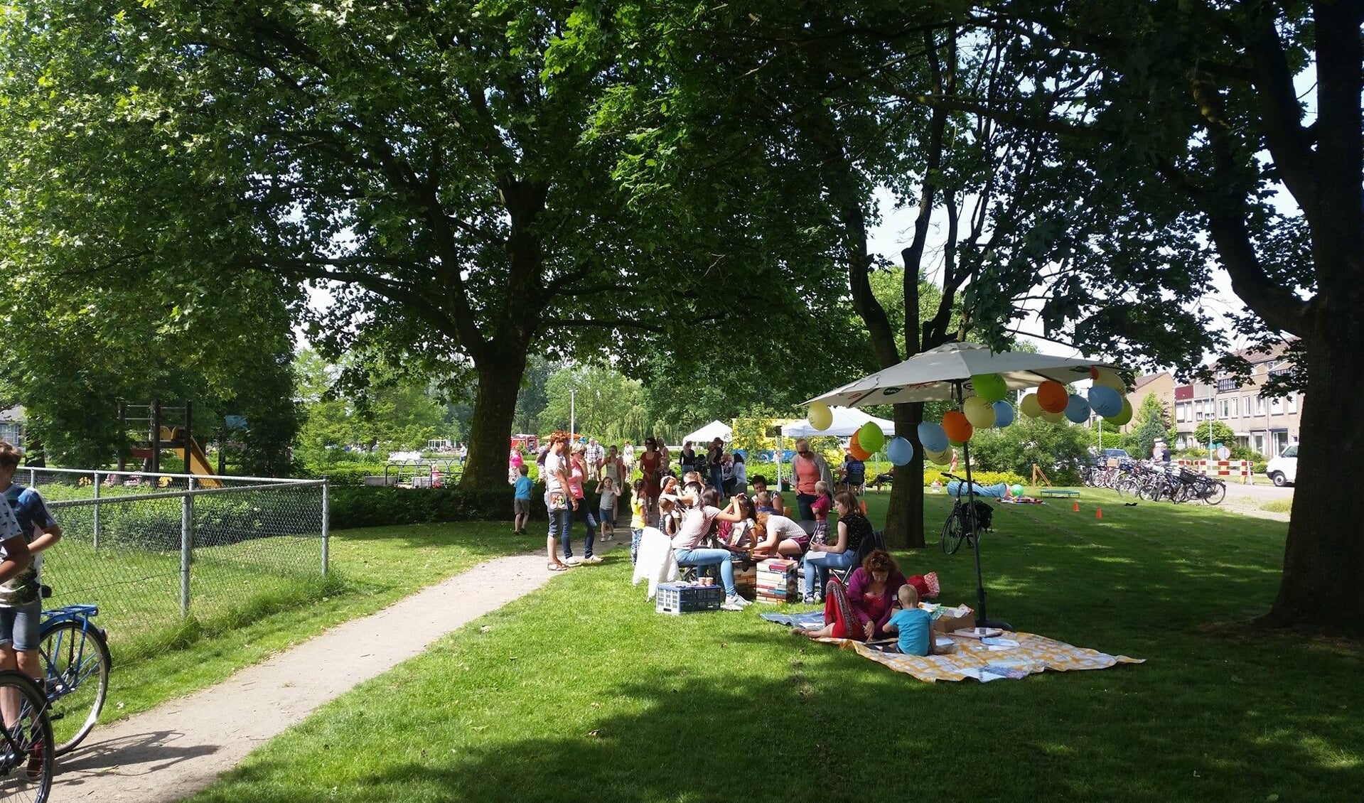 De Buitenspeeldag in het Wentholtpark. Foto: PR