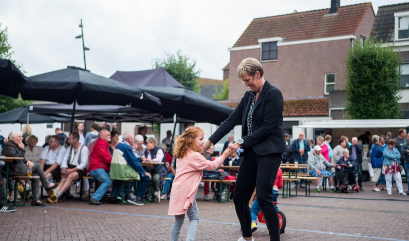Live muziek en dans op de Weerkomm'n Dage. Foto: PR