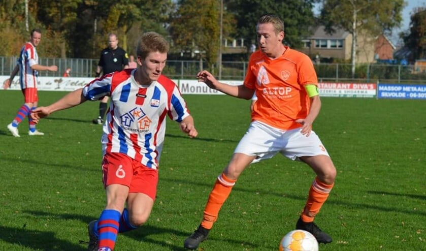 ’t Peeske-aanvoerder Kiron Bosman in actie bij Ulftse Boys. Bron: Ulftse Boys