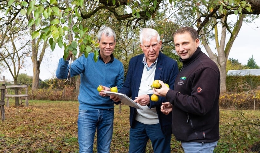 Vlnr. Maurits Steverink (Kenniscentrum Nelles), Hennie Rossel en Sander Nijhuis (SLG). Foto: Ivo Hutten