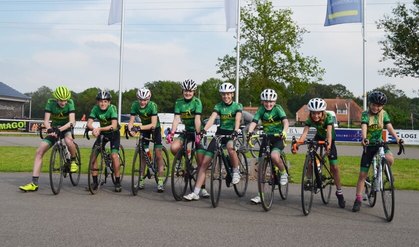 De acht 'Stofwolkers' die naar het NK Jeugd gaan. Foto: PR