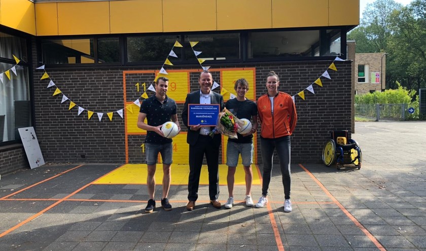 Het Cruyff Court werd officieel geopend door directievoorzitter Steven Enneman van Rabobank Graafschap. Foto: PR