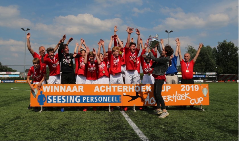Het winnende team van Reünie/GSV '63 JO15-1. Foto: PR
