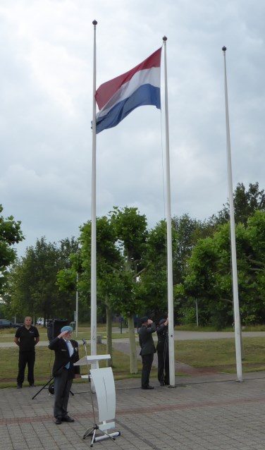 De Nederlandse driekleur in top tijdens de Veteranendag Berkelland 2019. Foto: Rob Weeber