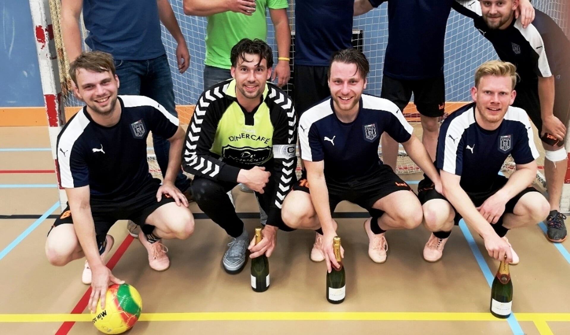 Veldhoek 1 zaalvoetbalkampioen seizoen 2018-2019. Foto: PR