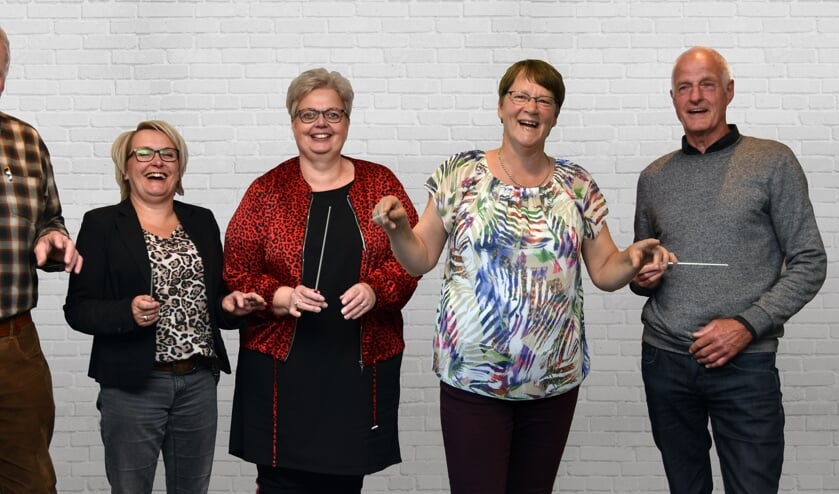 De kandidaten van Maestro Crescendo: Jaap van Gijssel, Petra Eland, Elise Wiendels-Hermans, Ali Luesink en Jan Rhebergen. Foto: PR