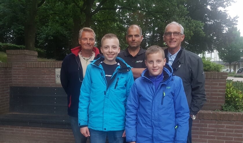Achterste rij van links naar rechts: Henk Bargerman, Rene Molenveld en rechts Paul Overkemping. Voorste rijd de jeugd: Links Thijs Lankheet en rechts Thijn Luttikholt. Foto: PR GHV