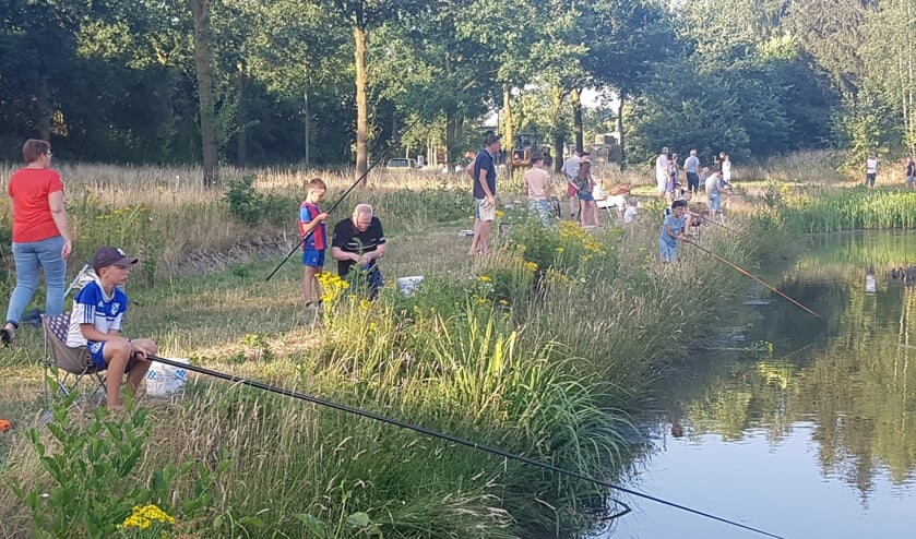Jeugdige vissers tijdens een ander visevenement in Groenlo. Foto: PR
