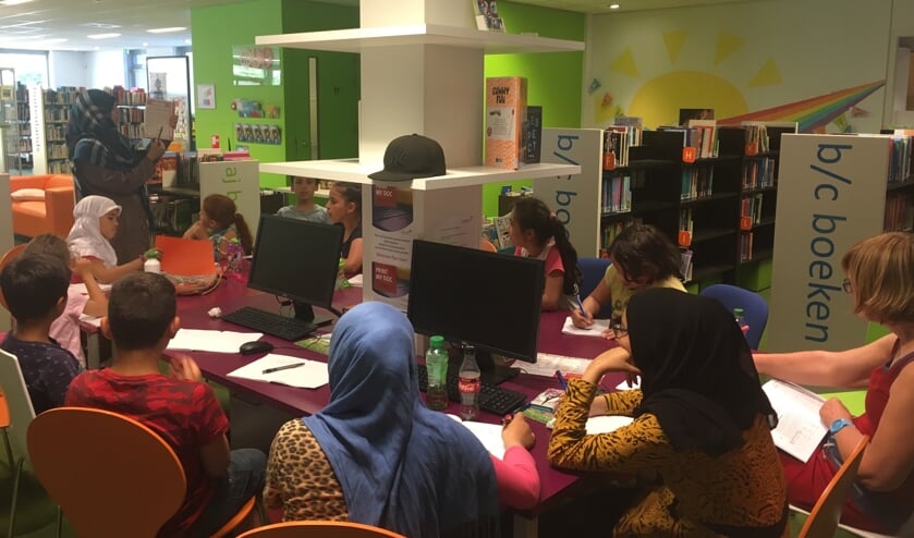 In Dinxperlo krijgen kinderen Arabische les, hun ouders Nederlandse les. Foto: PR