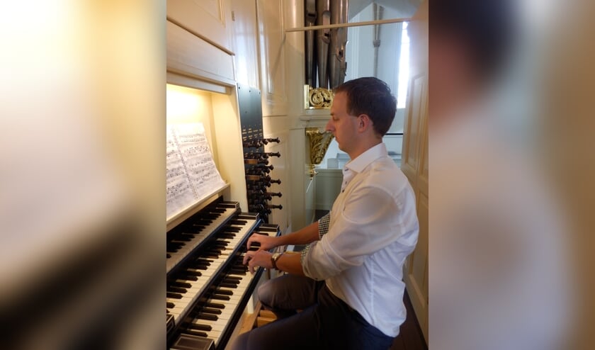 Hans van Haeften (1986) is organist, pianist, dirigent, docent en componist. Hij is als cantor – organist werkzaam bij de Vredeskerk te Nijkerk. Foto: PR.