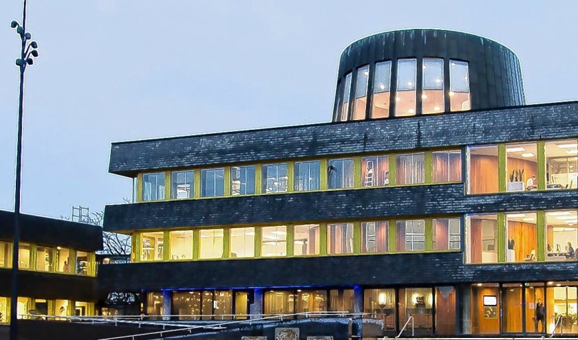 In het stadhuis van Doetinchem moeten nog harde noten worden gekraakt. Foto: Archief - Burry van den Brink