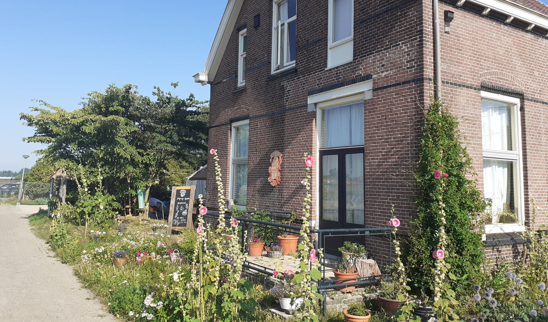 Net achter de IJsseldijk, naast de museumhaven, staat op de Voormars het enig overgebleven huis van weleer. Foto: PR