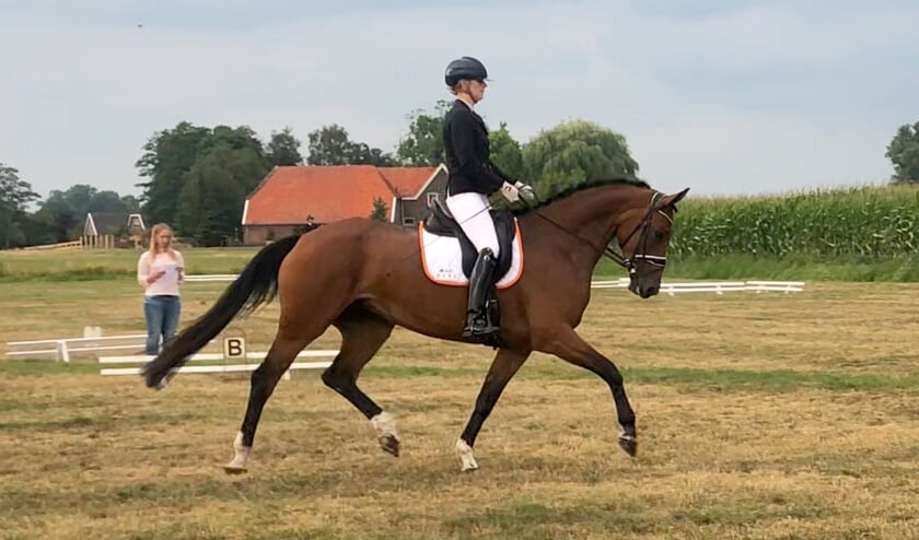 Chelsea Hogeslag met J'Adore
