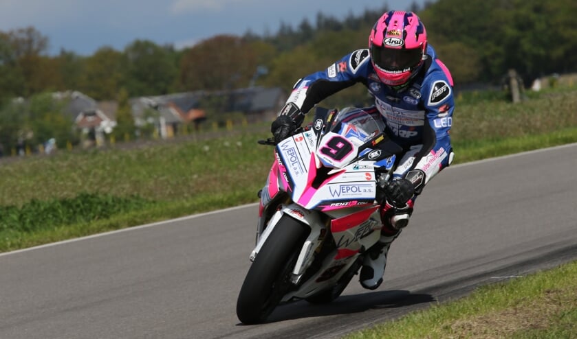 Nieuwe IRRC Superbike kampioen Davey Todd. Foto Henk Teerink