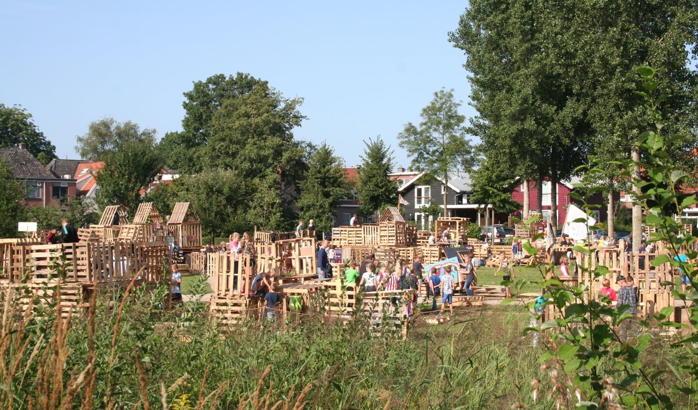 Kinderen bouwen in een paar dagen een complete stad. Foto: Verona Westera