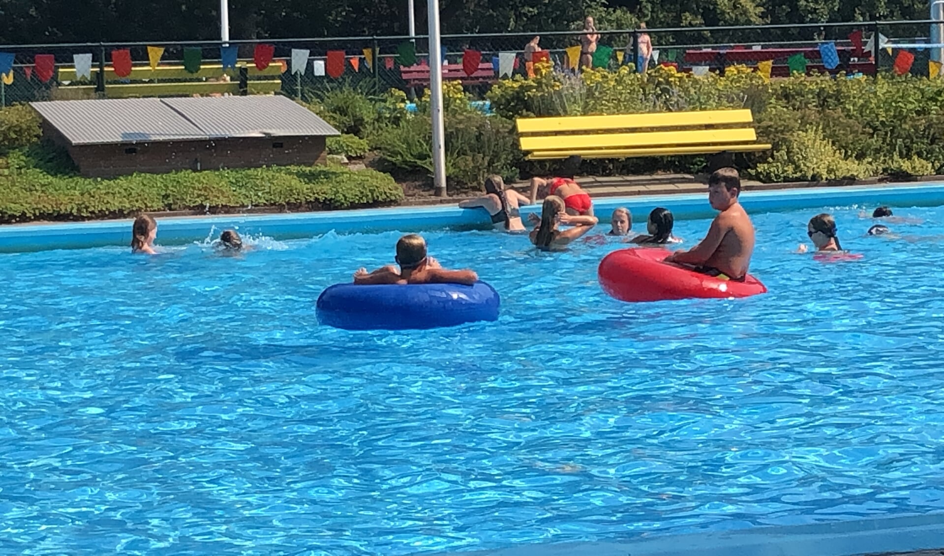 Abonnementhouders hebben volop kunnen genieten van zwembad Het Elderink. Foto: PR