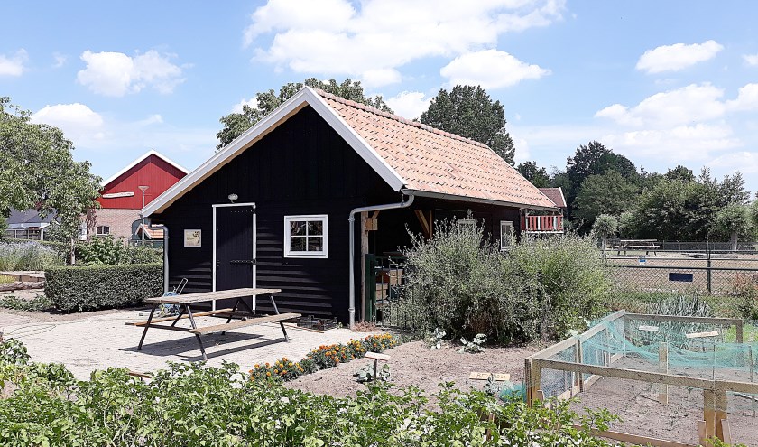 De bijenstal op het terrein van De Ahof. Foto: Gerard te Hennepe