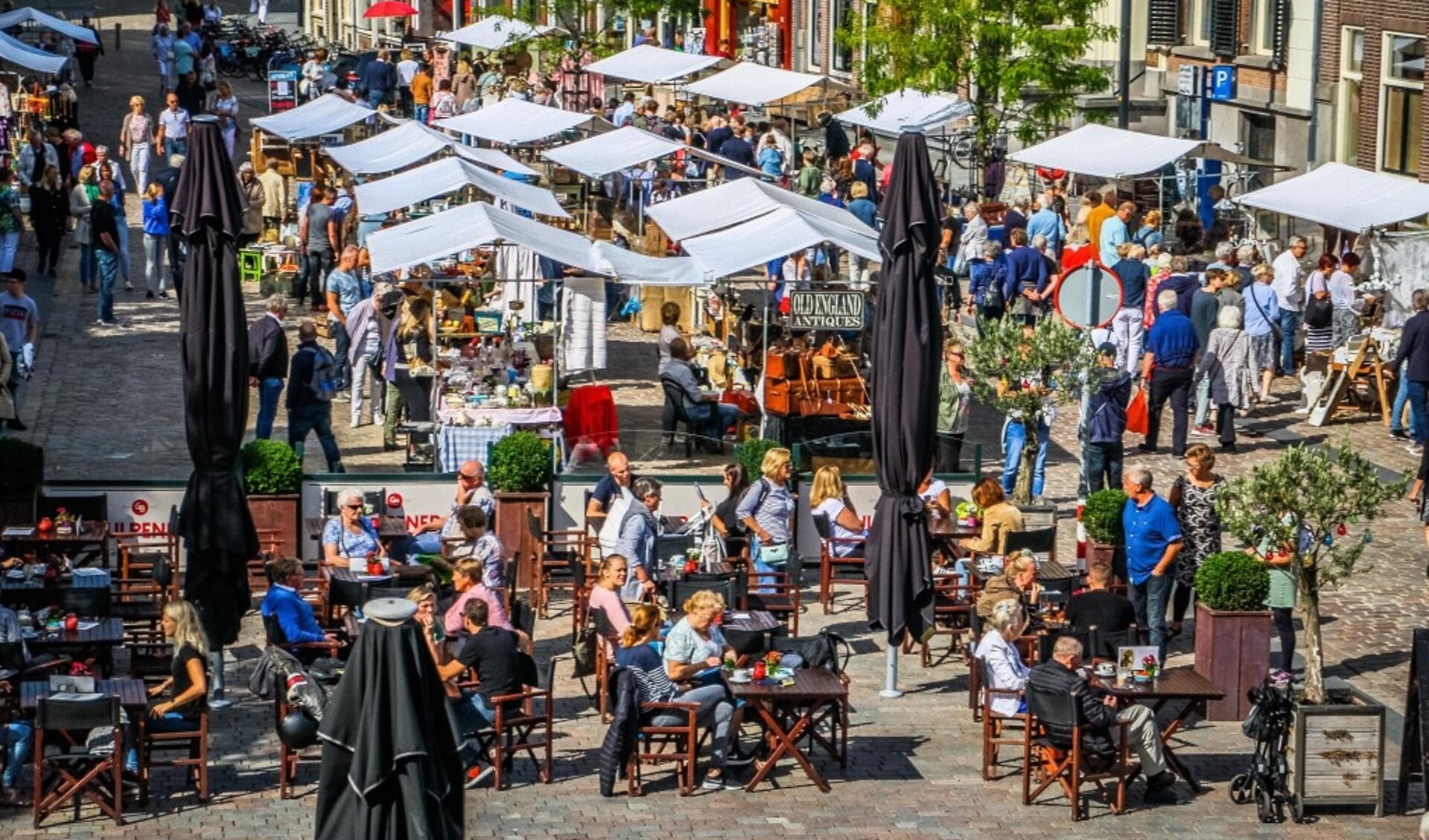 Kramen vol brocante in centrum Zutphen. Foto: PR