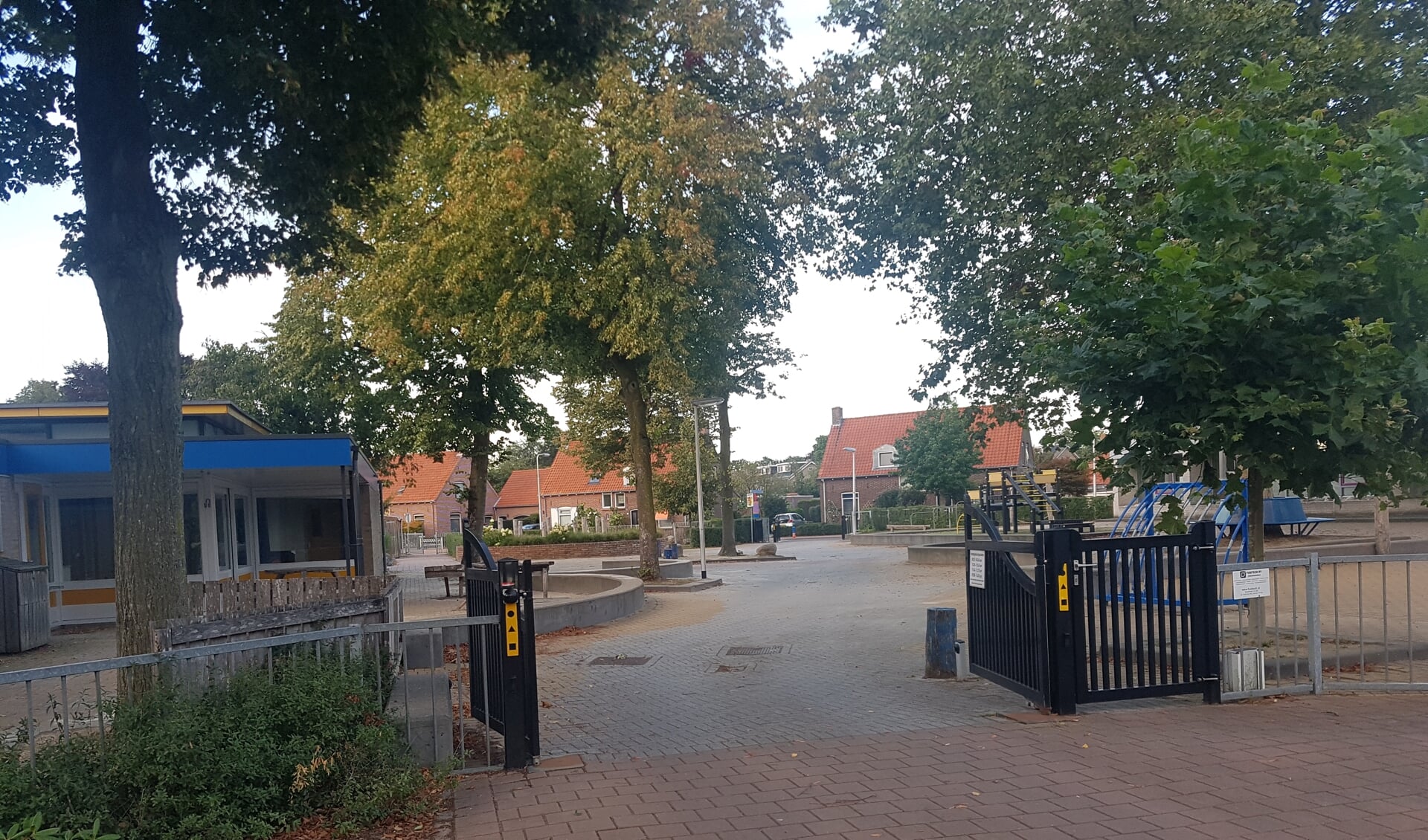 Deze doorgang van de Hollandse Schans is tijdens schooluren niet meer open. Foto: Kyra Broshuis
