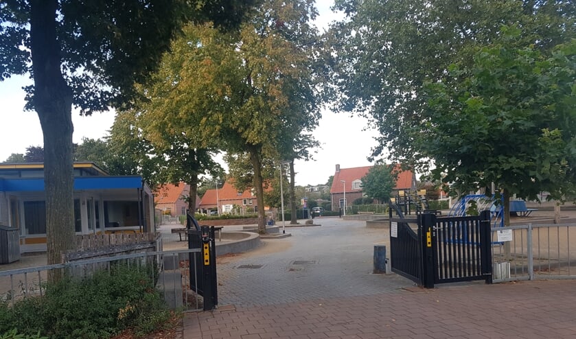 Deze doorgang van de Hollandse Schans is tijdens schooluren niet meer open. Foto: Kyra Broshuis