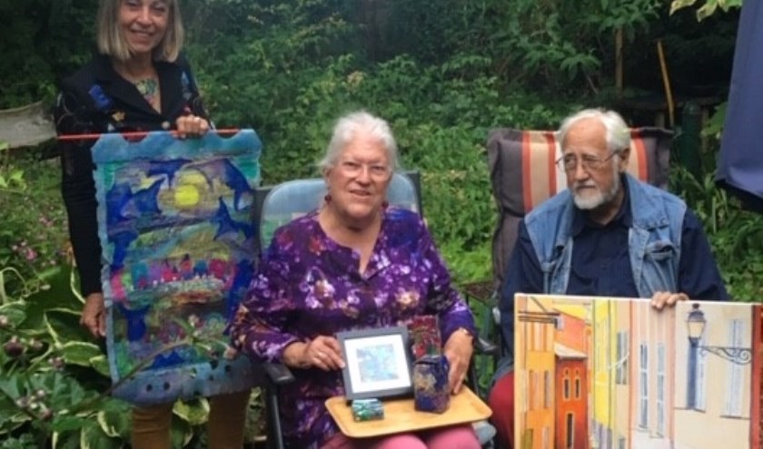 Femmie Holtkamp, Jeanette Evers en Dick Holtkamp tonen hun werken. Foto: PR