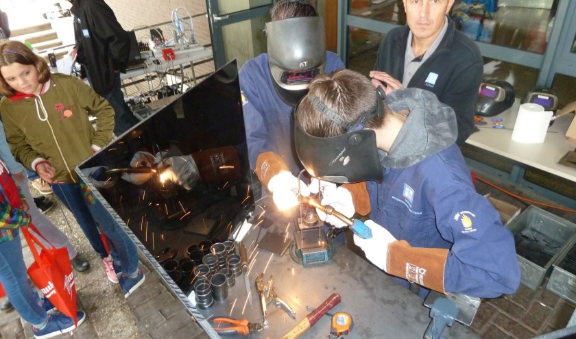 Men kan zelf aan de slag op de techniekdag. Foto: PR