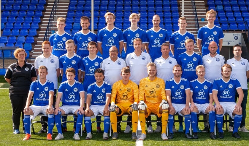 De eerste selectie van Grol (seizoen 2019-2020) promoveert naar de tweede klas KNVB. Foto: Theo Huijskes