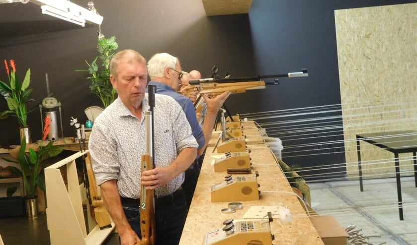 De schutters konden oefenen op de banen van BijHillen. Foto: Ronald Kruisselbrink