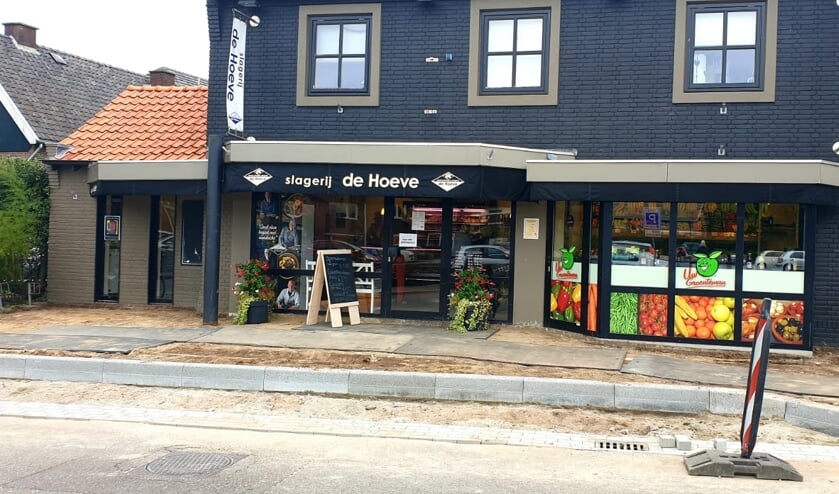 De slagerij en groentewinkel zijn ondanks de werkzaamheden bereikbaar én open. Foto: PR
