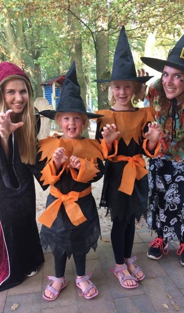 Griezelweken met Lisa en Silke. Foto: PR