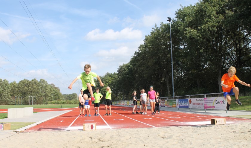 Volop actie voor de leerlingen tijdens de Needse Sportweek. Foto: PR