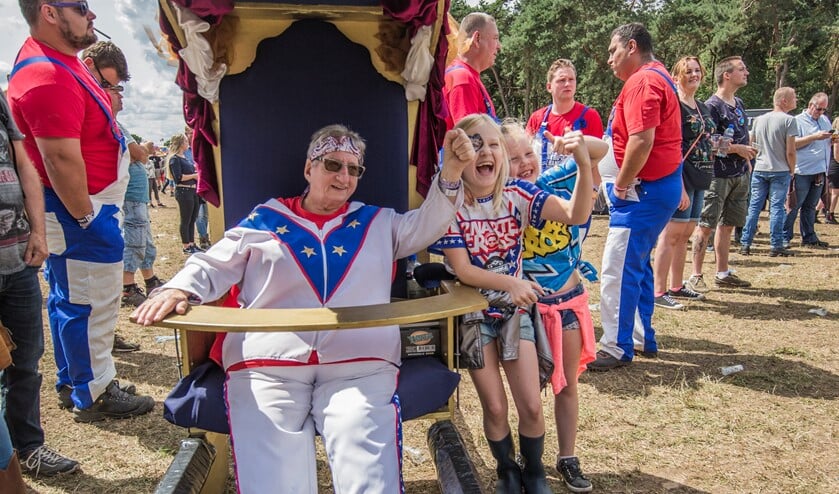 Zwarte Cross Directrice Tante Rikie Gaat Met Pensioen