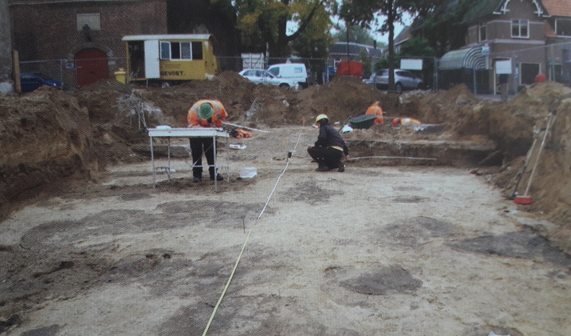 Het archeologisch onderzoek van tien jaar geleden in het centrum van Varsseveld. Foto: ADW