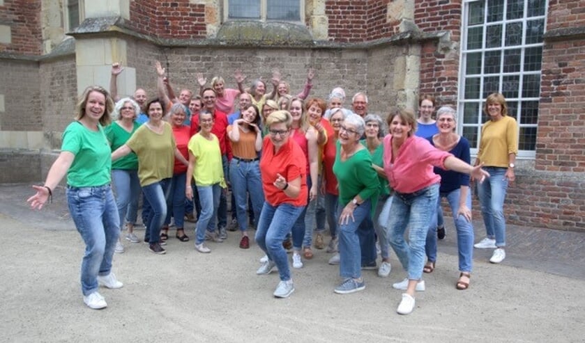 Popkoor Care for Music treedt zaterdag 21 september op in de kringloop in Groenlo en in theater Berkelland in Eibergen. Foto: Willem Brons