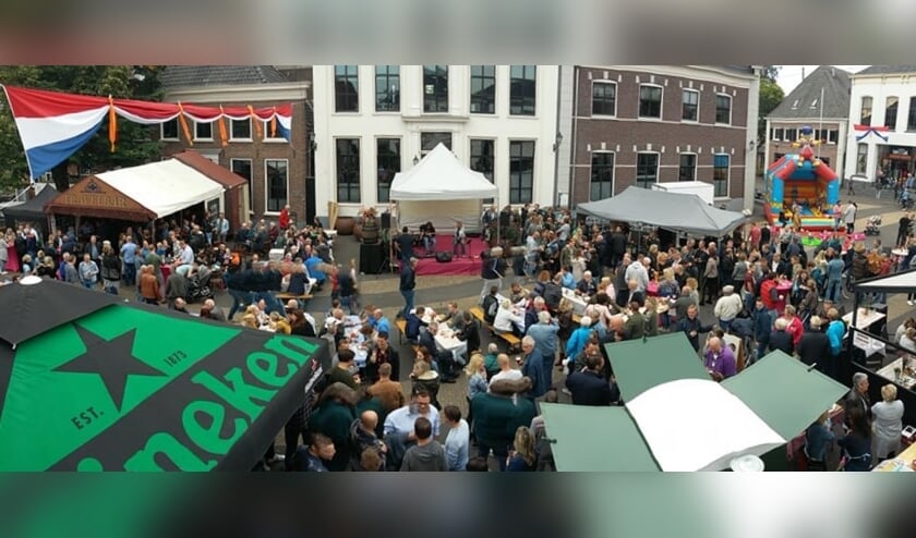 Gezellige drukte op de Markt in Aalten tijdens de Bockbierdag van vorig jaar. Foto: PR