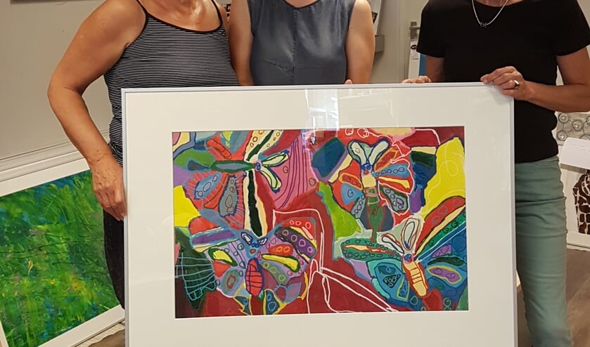 De organisatie van het culturele weekend. Vlnr: Marianne Appels (Kunstkring B-Art), Liesbeth Klein-Hesselink (Estinea) en Willy Meerdink-Kuenen (TopArt). Op de foto ontbreekt Claudia Bleker (Kadoosje). Foto: PR