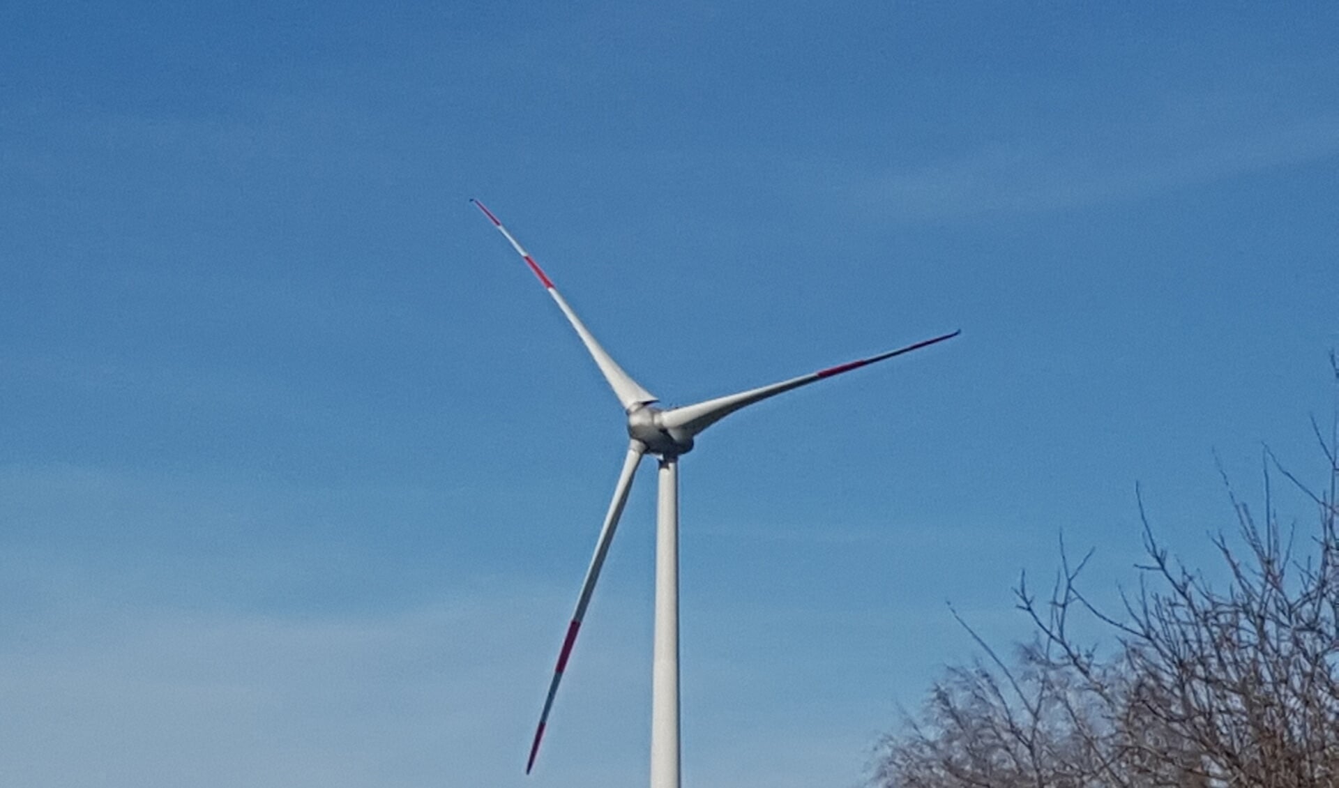 Ook de gemeente Oost Gelre zal niet ontkomen aan plaatsen van windmolens om duurzame energie te kunnen opwekken. foto: Kyra Broshuis