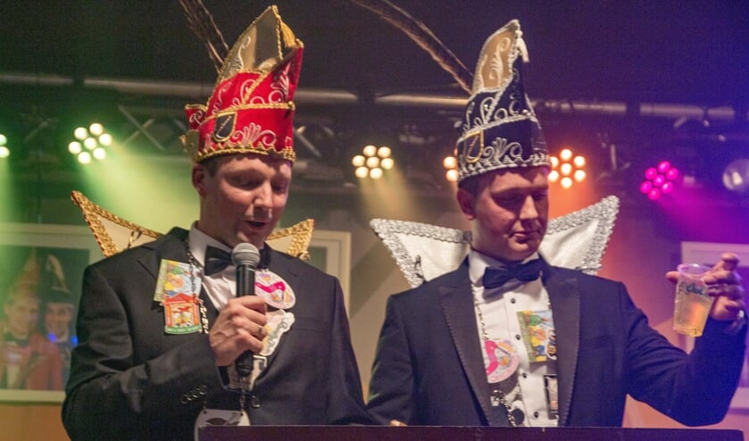 Prins Ramon (l) en adjudant Chris zijn de nieuwe hoogheden van de Noamatters uit Eefsele.